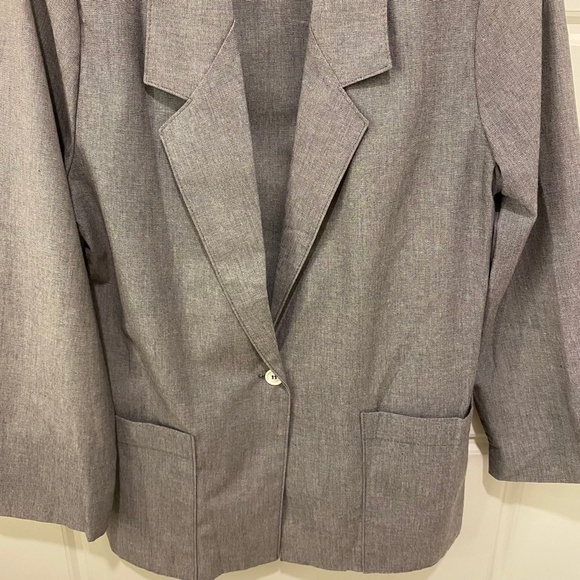 Alfred Dunner Blazer/Suit Jacket. Grey. Size 12 - Picture 4 of 11